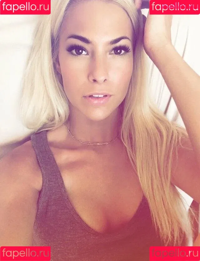 Isi Glück Onlyfans Photo Gallery 