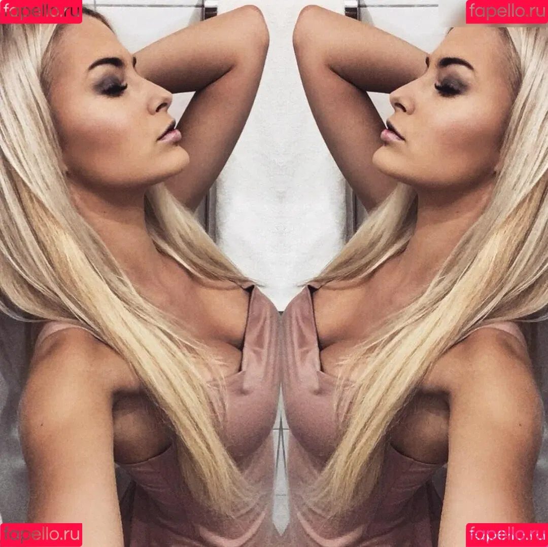 Isi Glück Onlyfans Photo Gallery 
