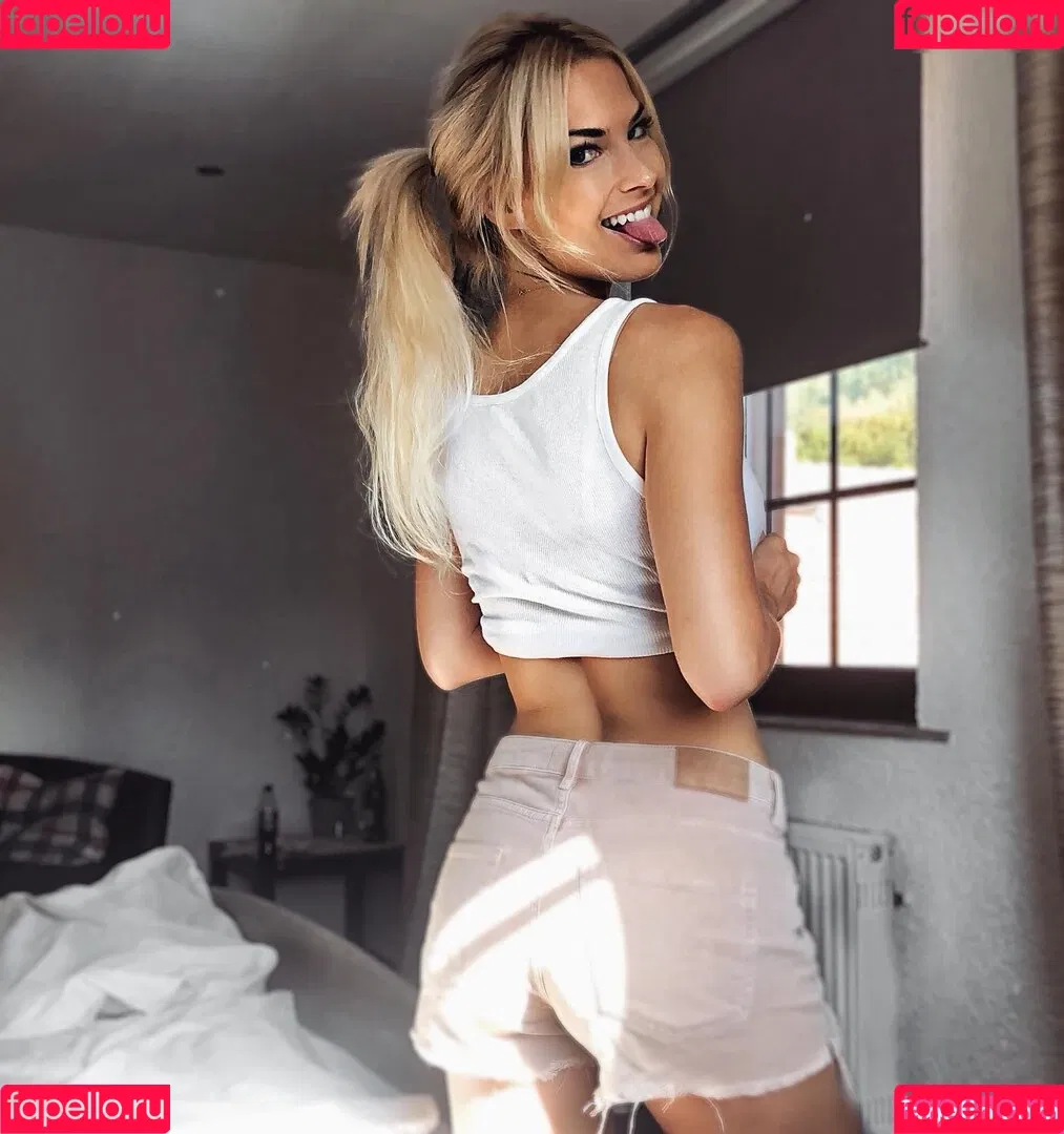 Isi Glück Onlyfans Photo Gallery 