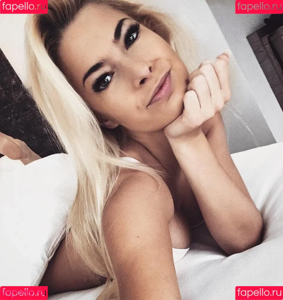 Isi Glück Onlyfans Photo Gallery 