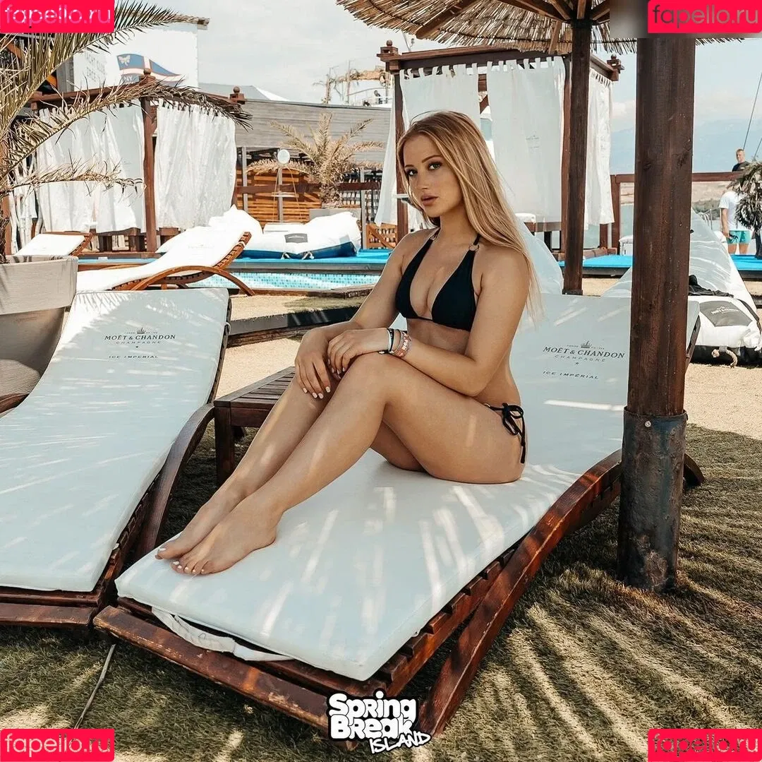 Anna Hafner Onlyfans Photo Gallery 