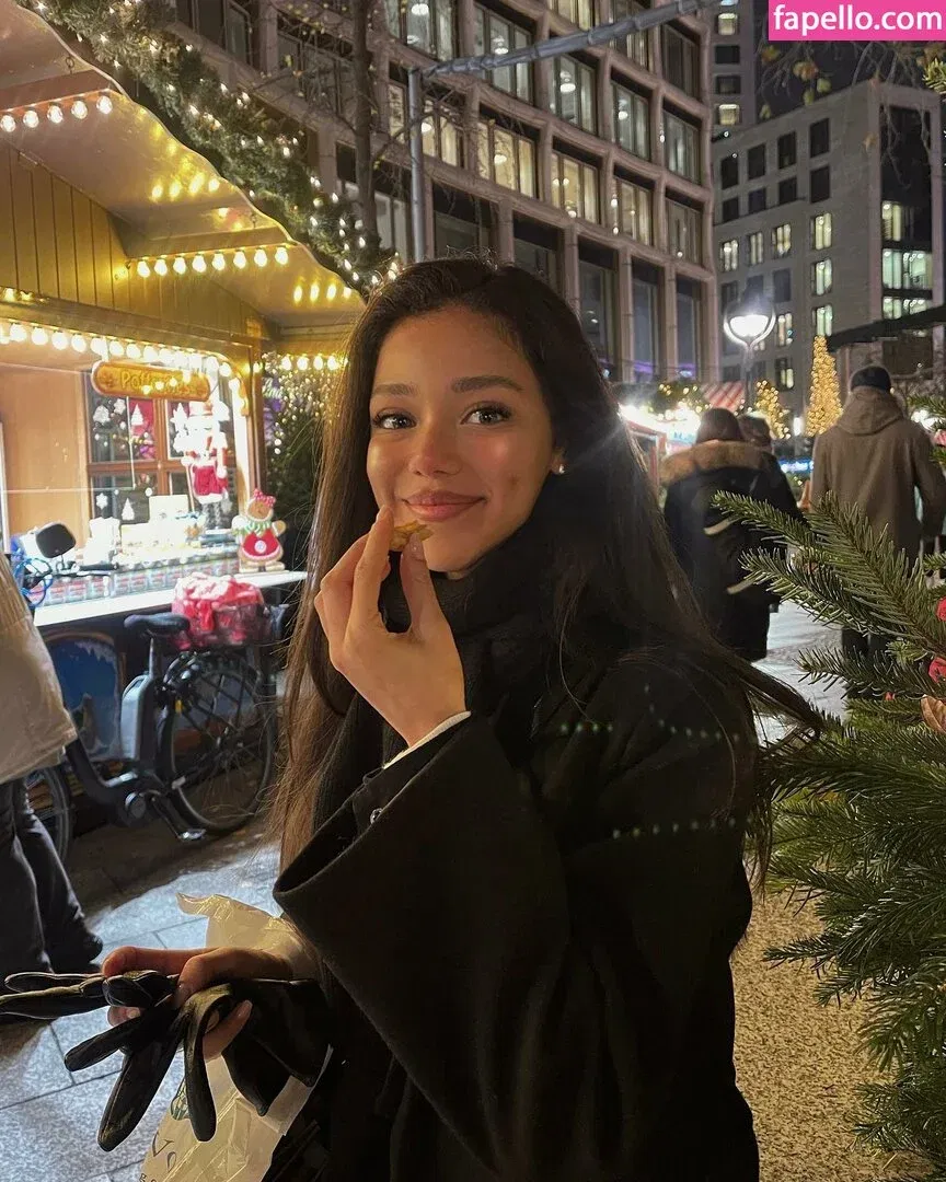 Dina Denoire Onlyfans Photo Gallery 