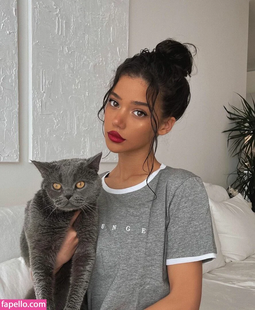 Dina Denoire Onlyfans Photo Gallery 