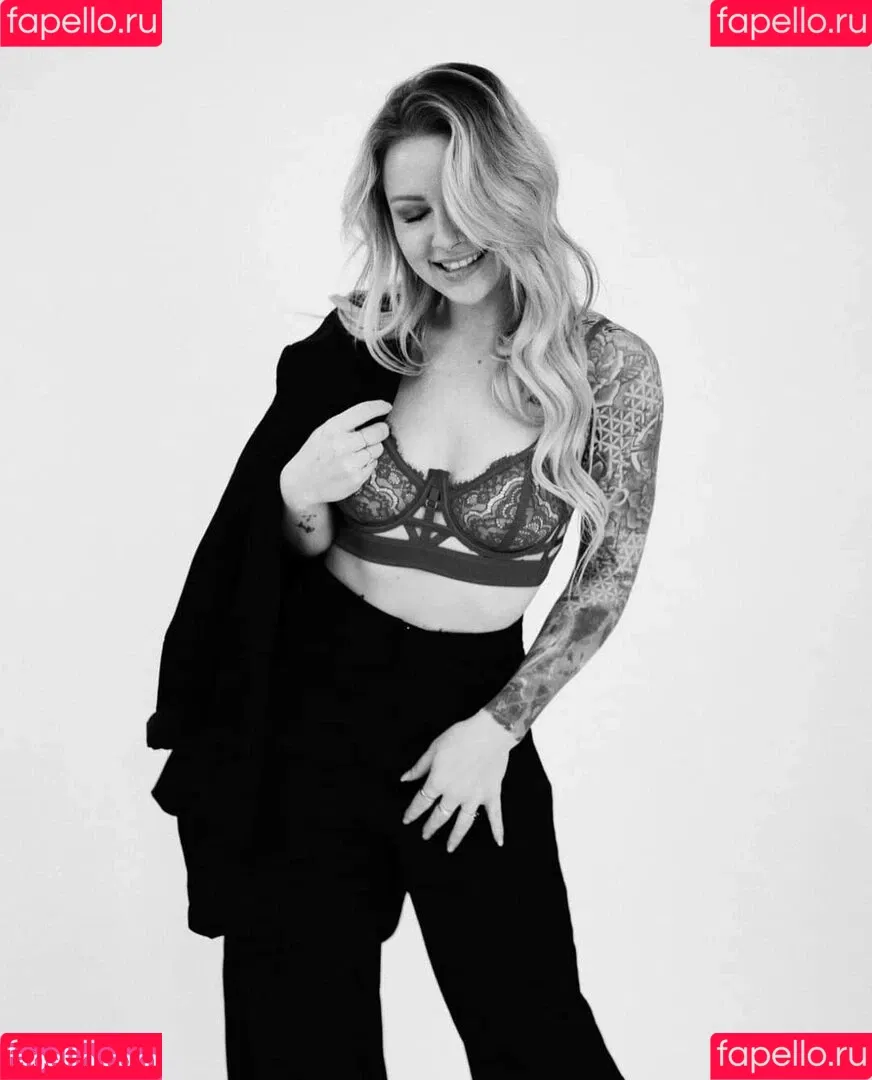 Denise Schwitalle Onlyfans Photo Gallery 
