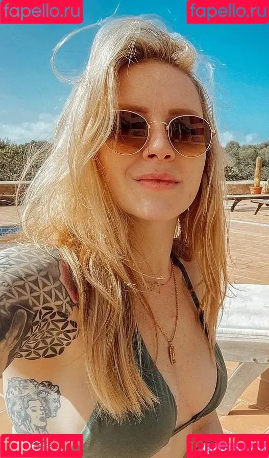 Denise Schwitalle Onlyfans Photo Gallery 