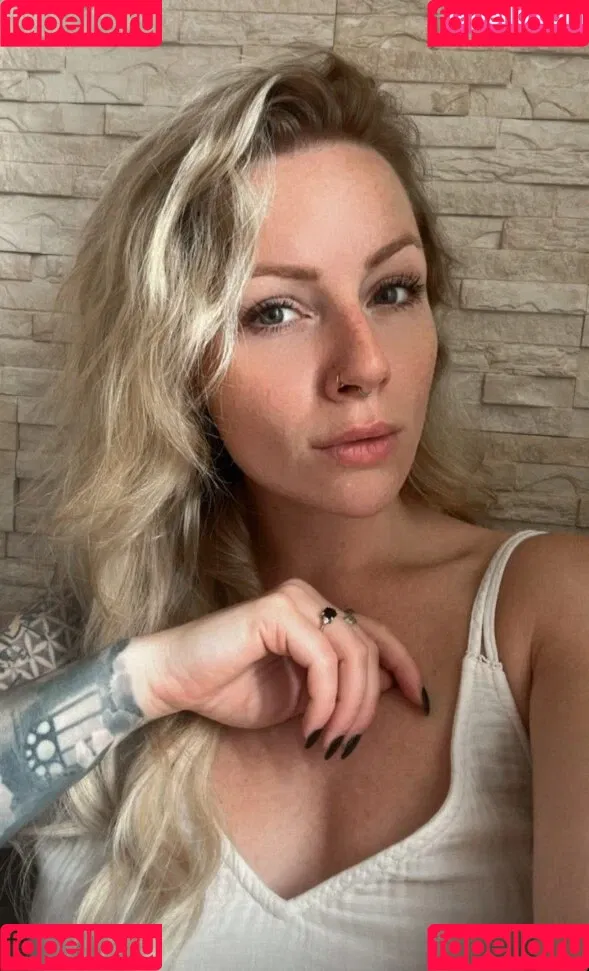 Denise Schwitalle Onlyfans Photo Gallery 