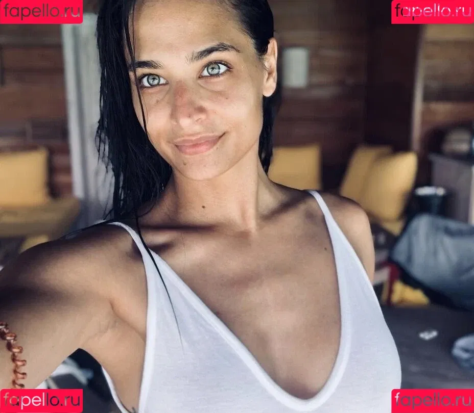 Amira Pocher Onlyfans Photo Gallery 