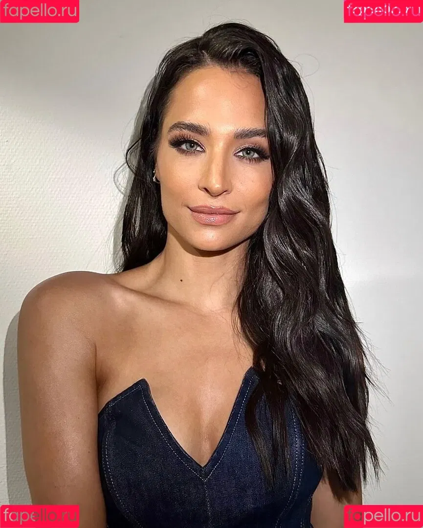 Amira Pocher Onlyfans Photo Gallery 
