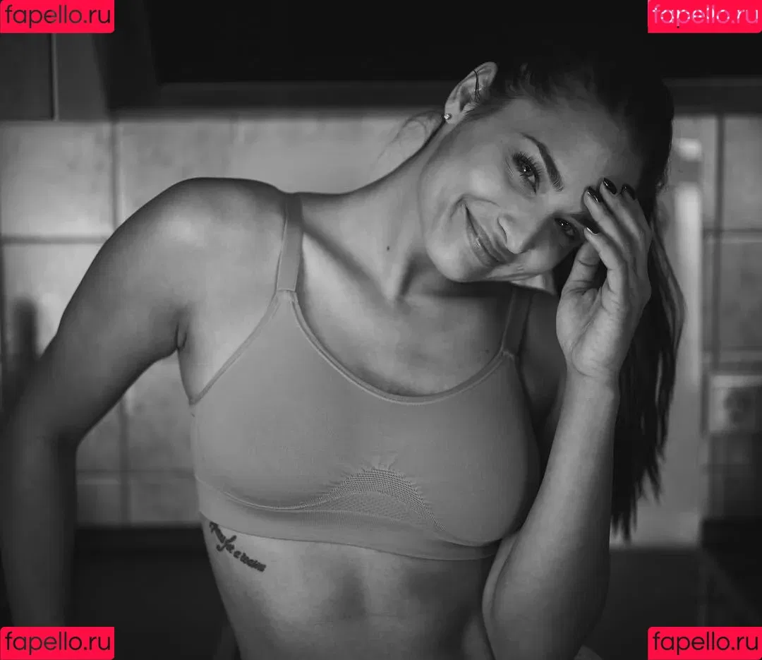 Amira Pocher Onlyfans Photo Gallery 