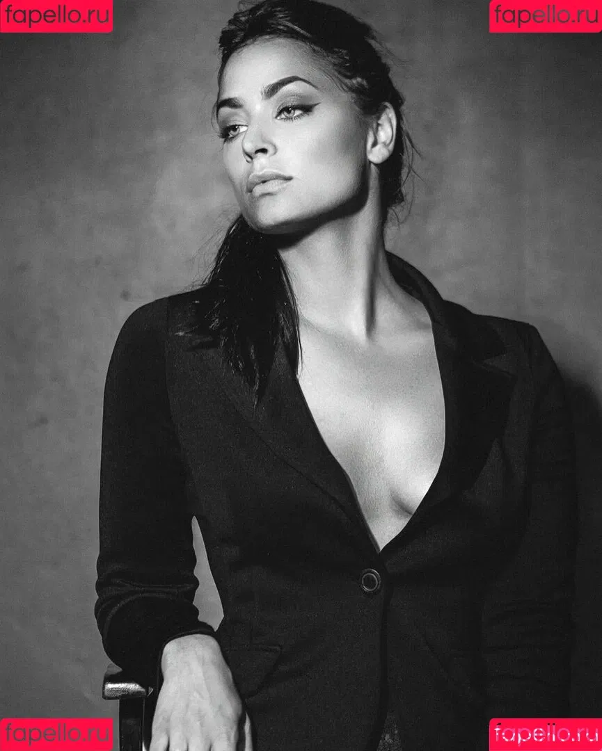 Amira Pocher Onlyfans Photo Gallery 