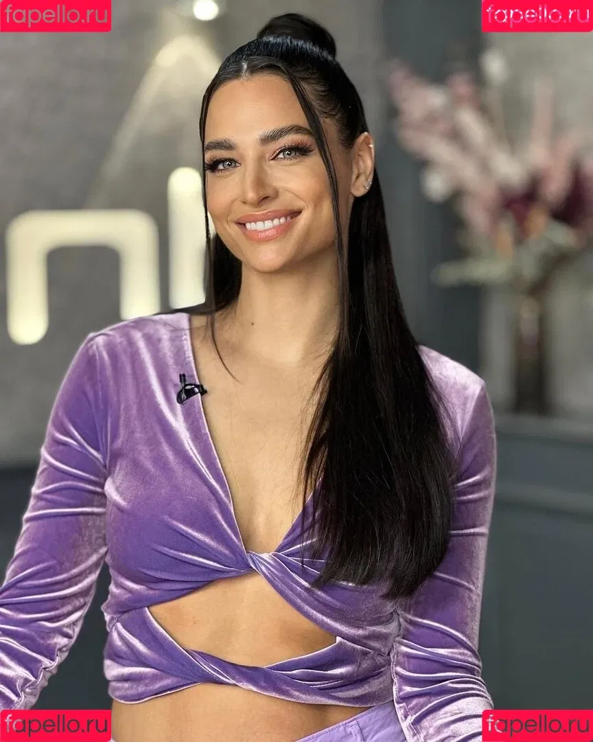 Amira Pocher Onlyfans Photo Gallery 