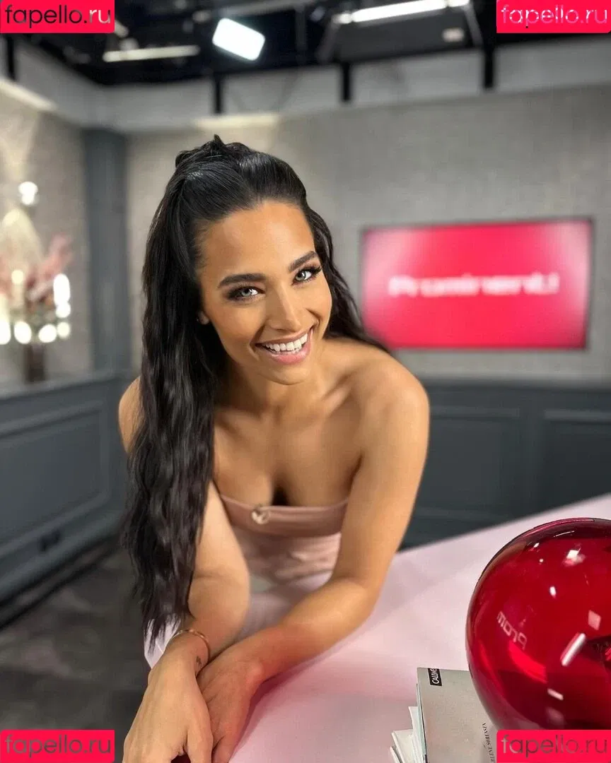 Amira Pocher Onlyfans Photo Gallery 