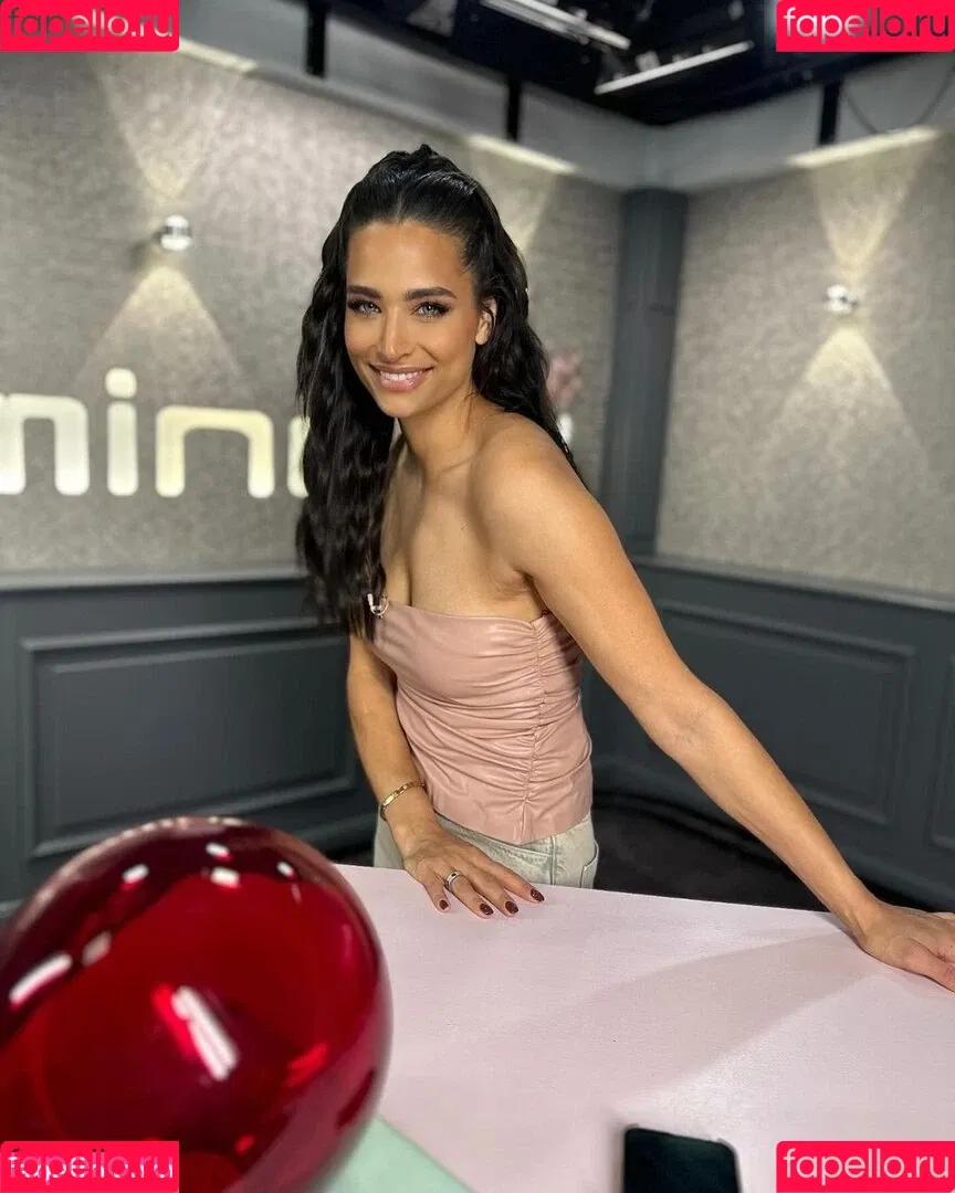 Amira Pocher Onlyfans Photo Gallery 