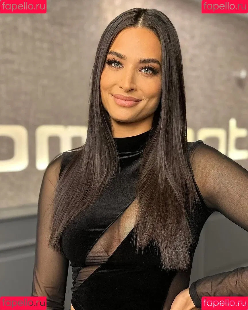 Amira Pocher Onlyfans Photo Gallery 