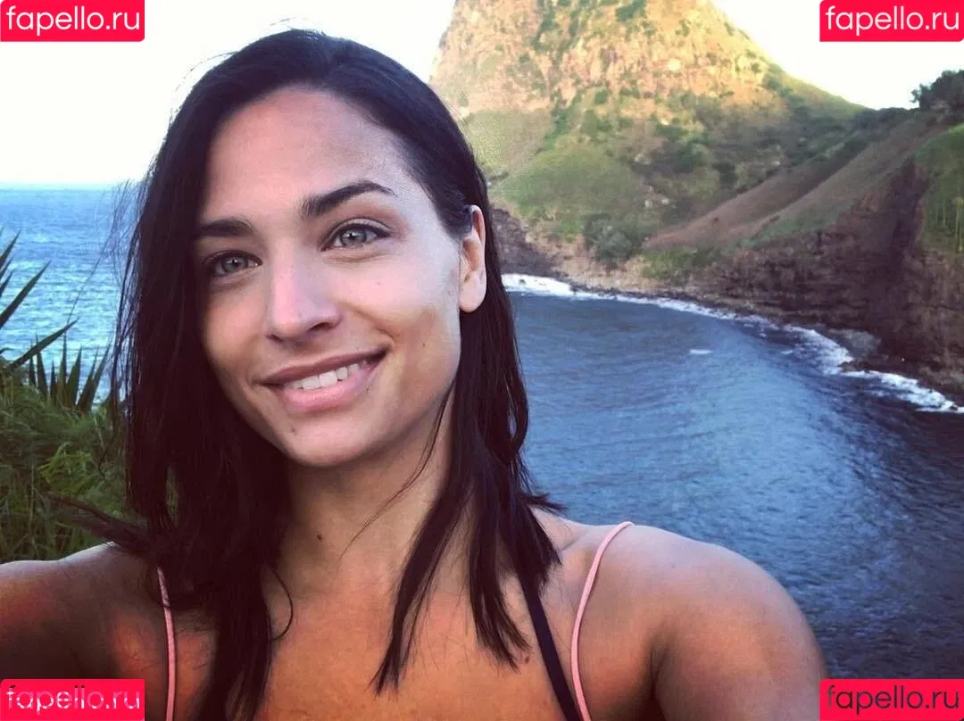 Amira Pocher Onlyfans Photo Gallery 