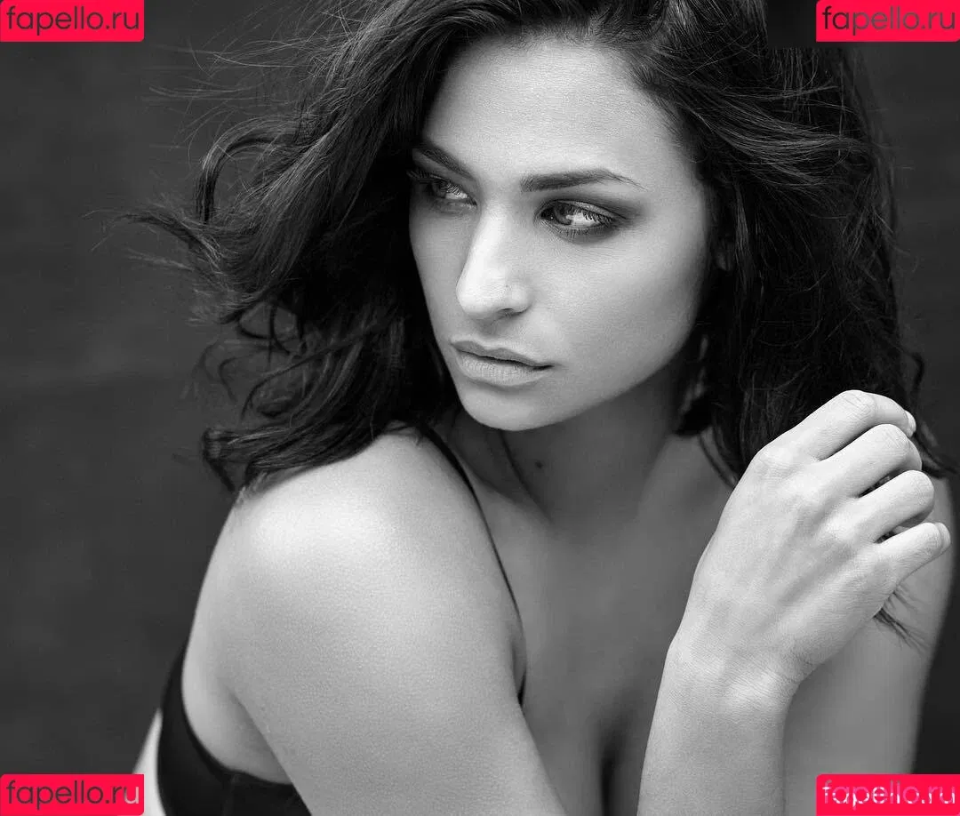 Amira Pocher Onlyfans Photo Gallery 