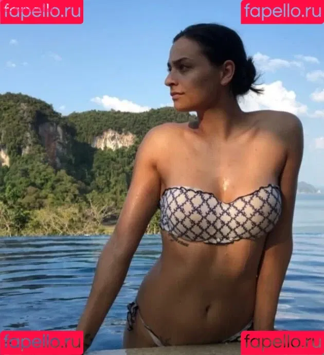 Amira Pocher Onlyfans Photo Gallery 