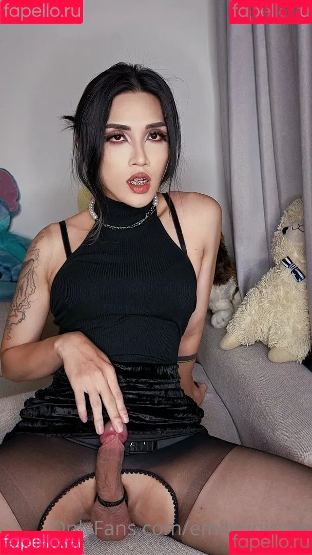 Emily Yunicorn Onlyfans Photo Gallery 