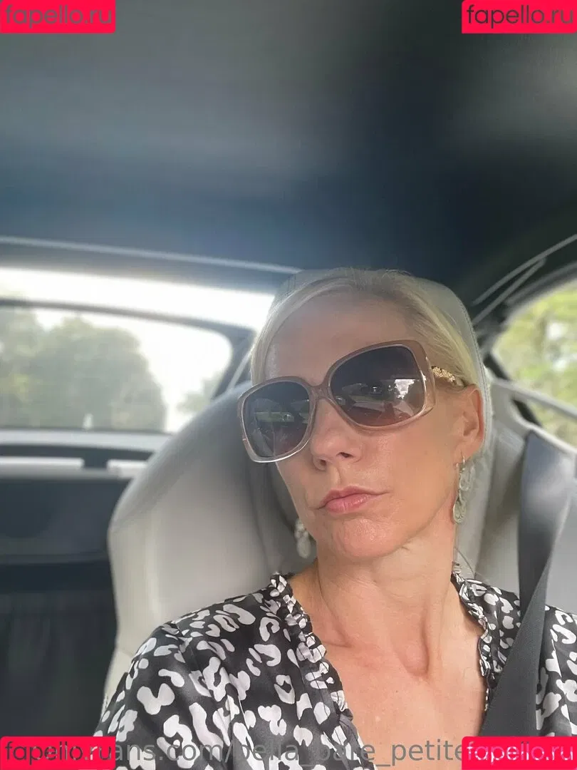 bella_bare_petiteprofxxx Onlyfans Photo Gallery 