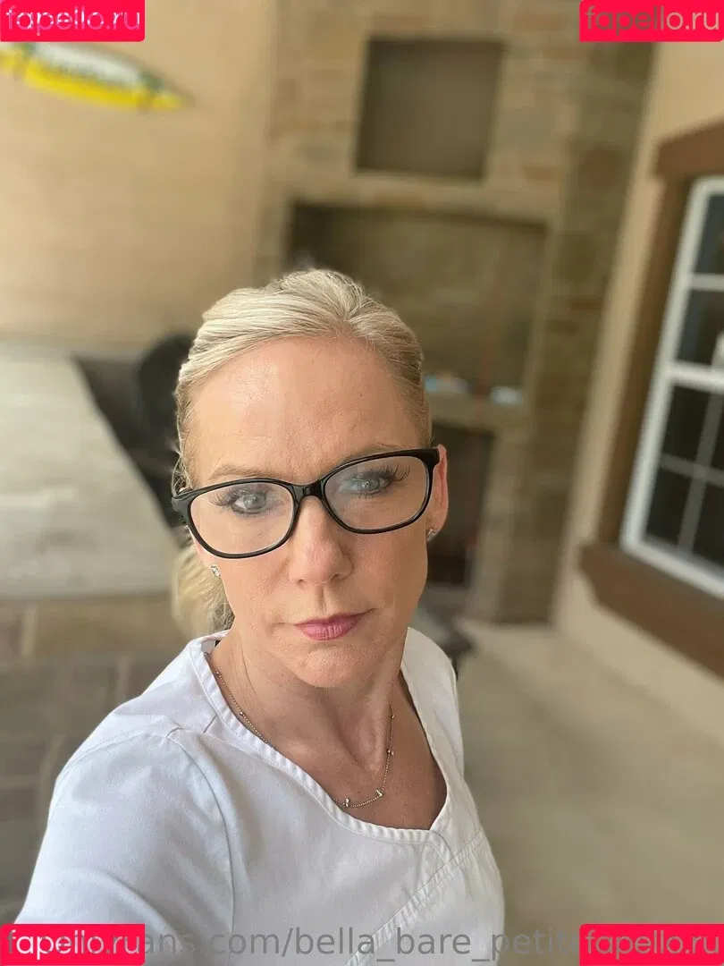 bella_bare_petiteprofxxx Onlyfans Photo Gallery 
