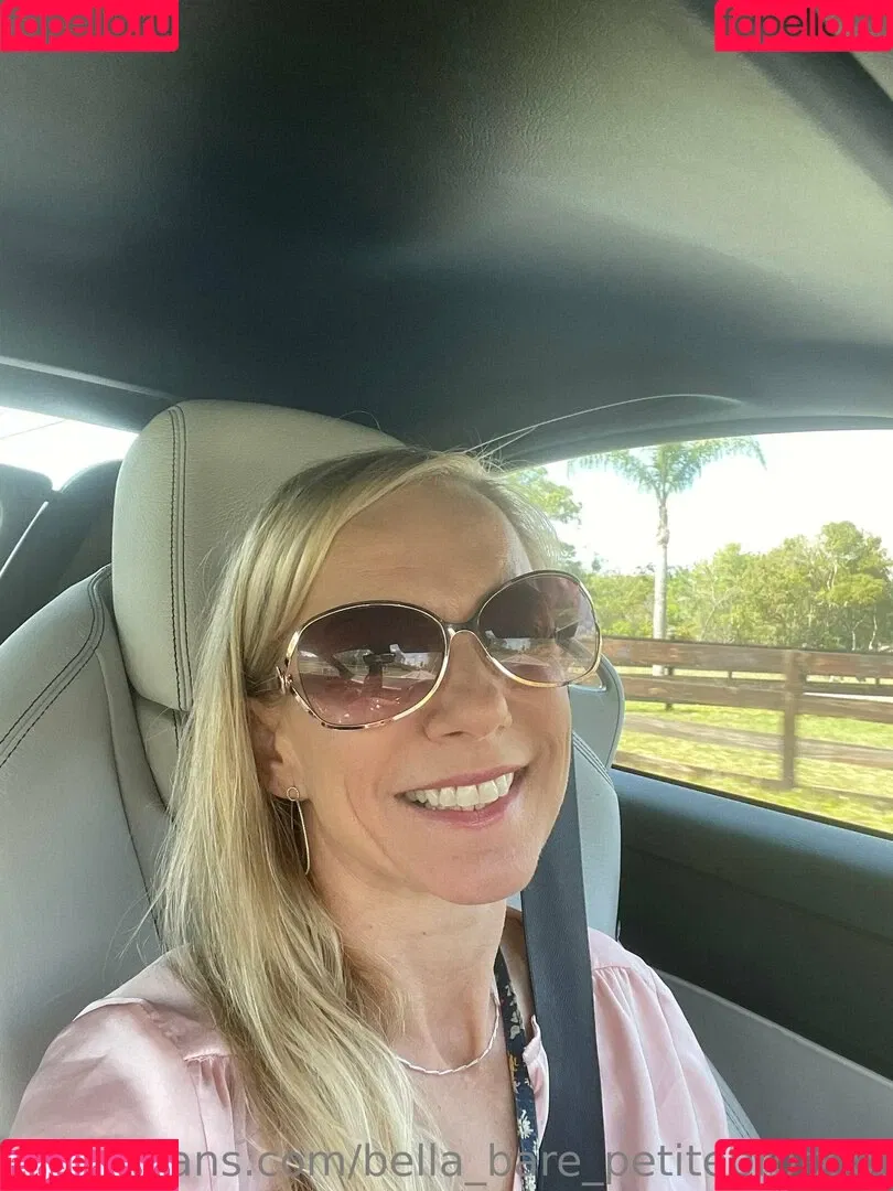bella_bare_petiteprofxxx Onlyfans Photo Gallery 