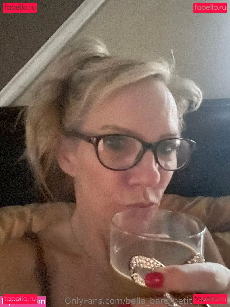 bella_bare_petiteprofxxx Onlyfans Photo Gallery 