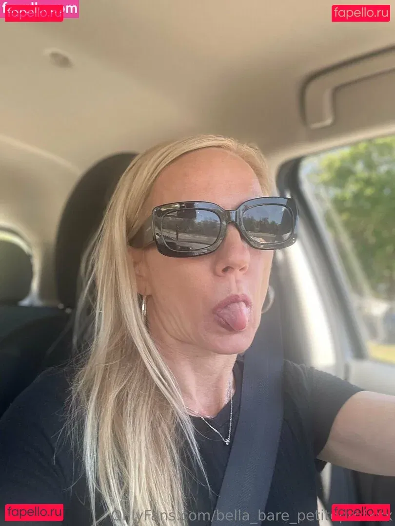 bella_bare_petiteprofxxx Onlyfans Photo Gallery 