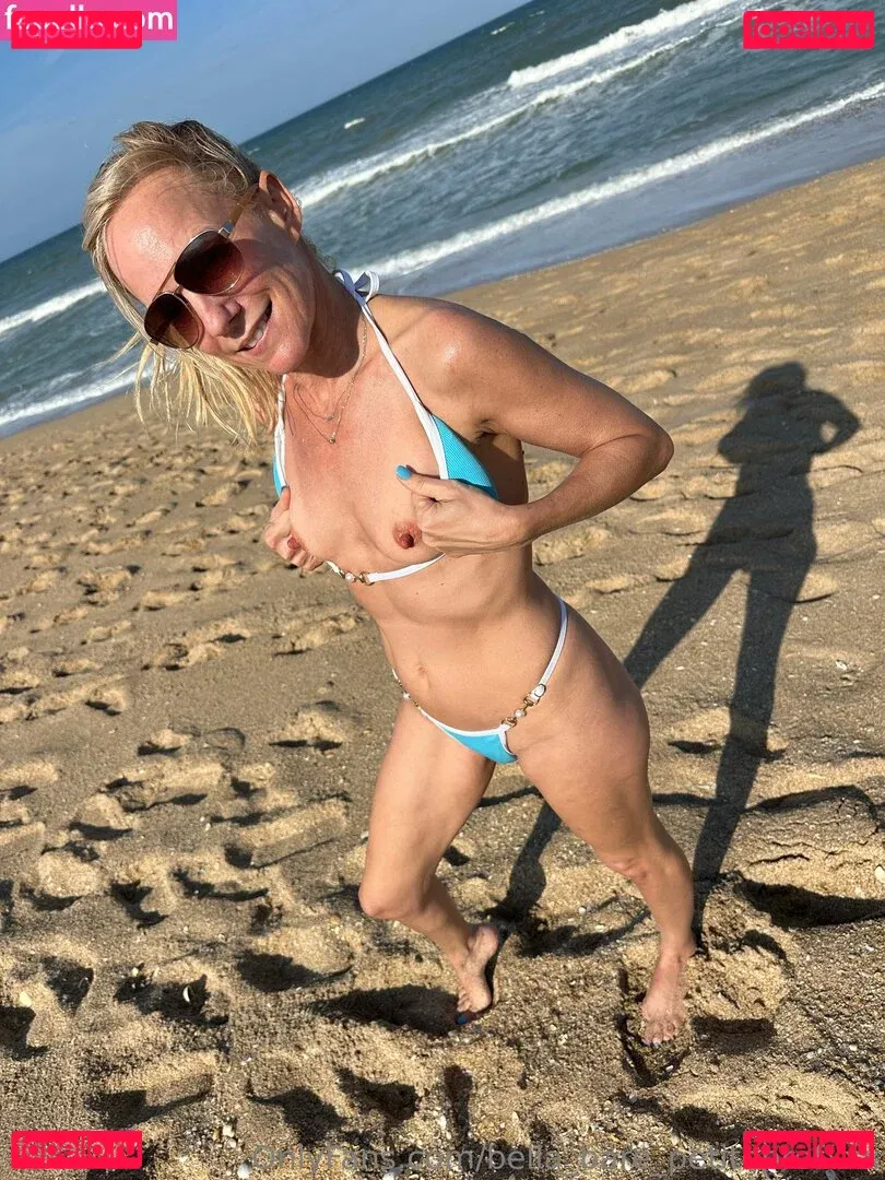 bella_bare_petiteprofxxx Onlyfans Photo Gallery 