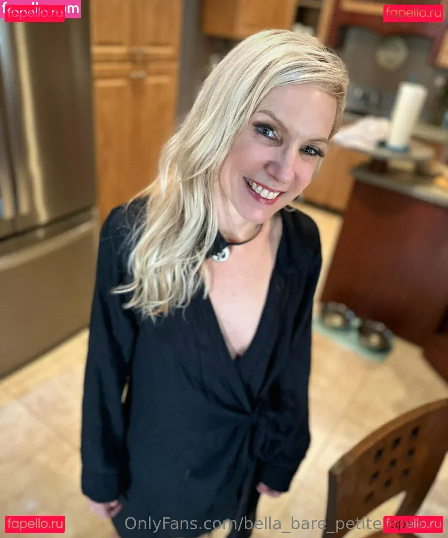 bella_bare_petiteprofxxx Onlyfans Photo Gallery 