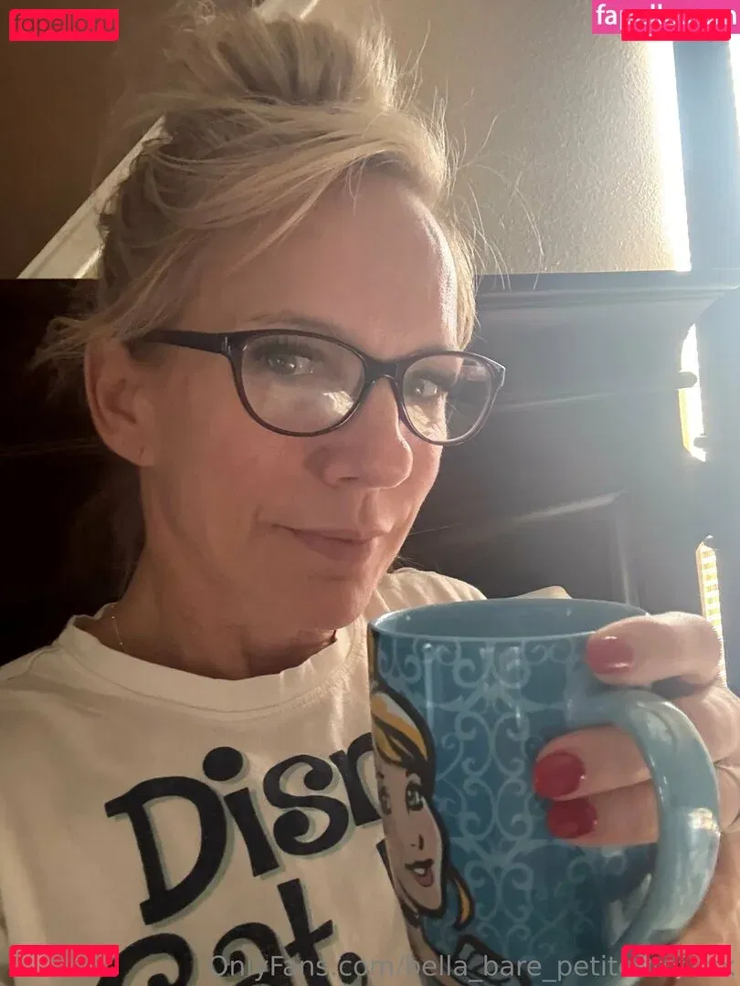 bella_bare_petiteprofxxx Onlyfans Photo Gallery 