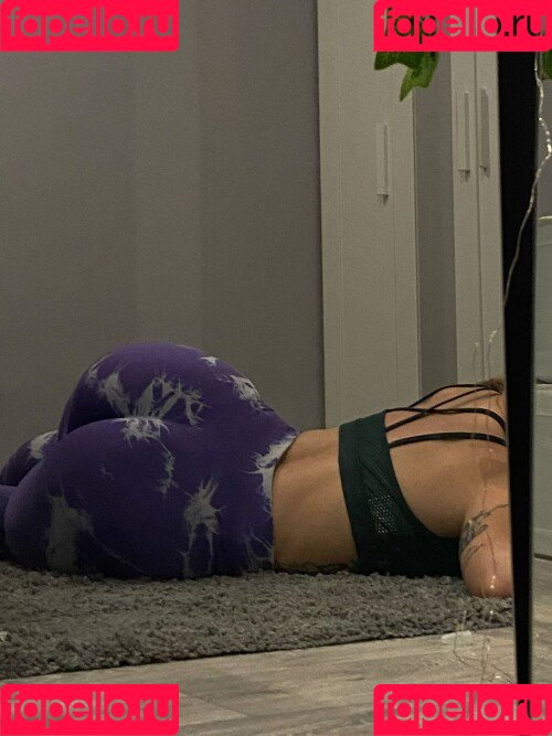 malymvaa Onlyfans Photo Gallery 