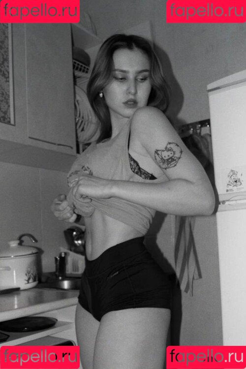 malymvaa Onlyfans Photo Gallery 