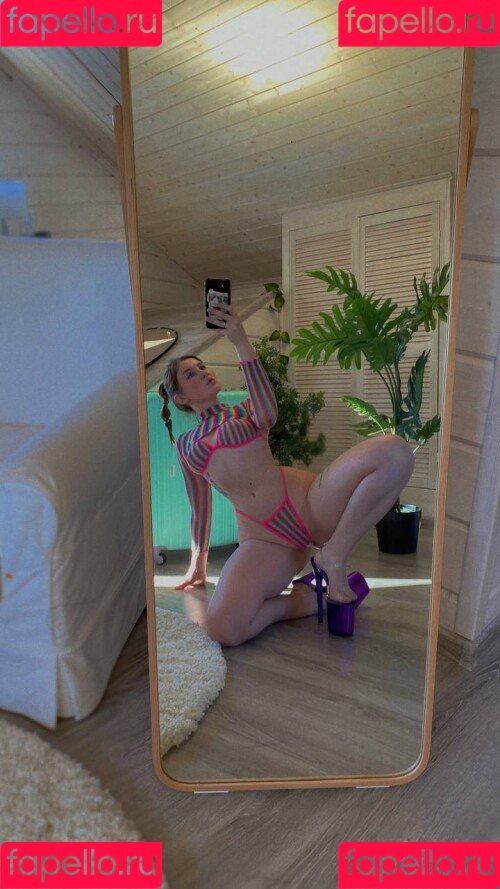 malymvaa Onlyfans Photo Gallery 