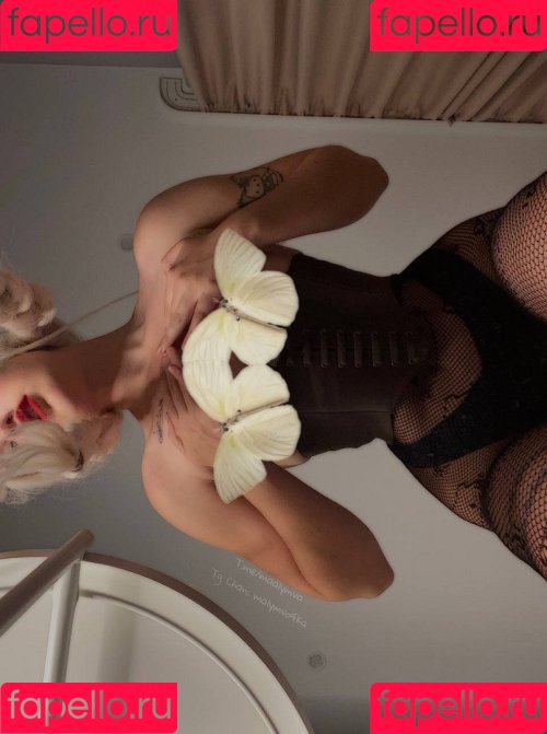 malymvaa Onlyfans Photo Gallery 