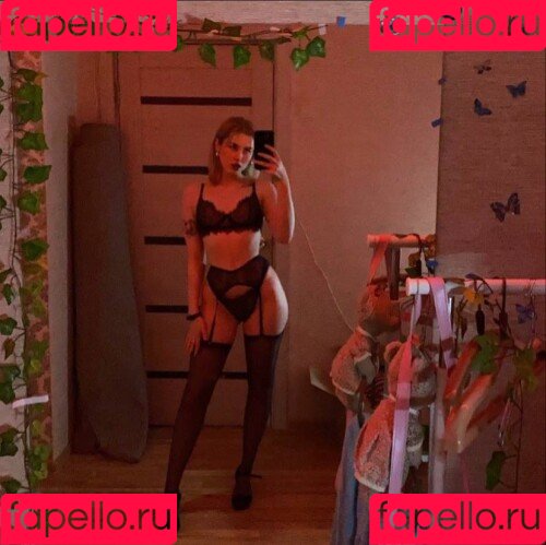 malymvaa Onlyfans Photo Gallery 