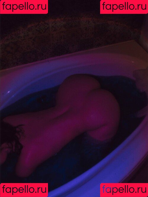 malymvaa Onlyfans Photo Gallery 