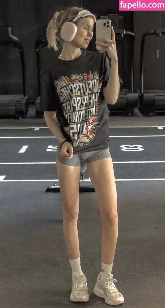 Lea Peach Onlyfans Photo Gallery 