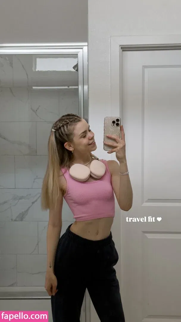 Lea Peach Onlyfans Photo Gallery 