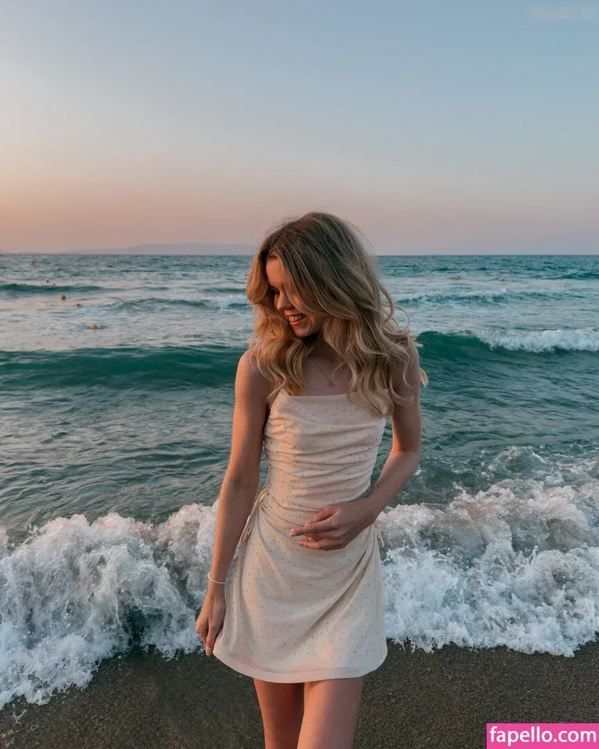 Lea Peach Onlyfans Photo Gallery 