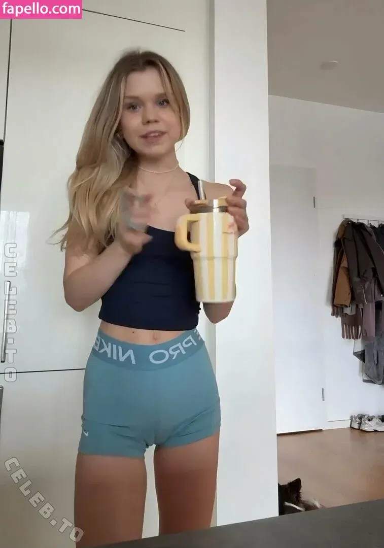 Lea Peach Onlyfans Photo Gallery 