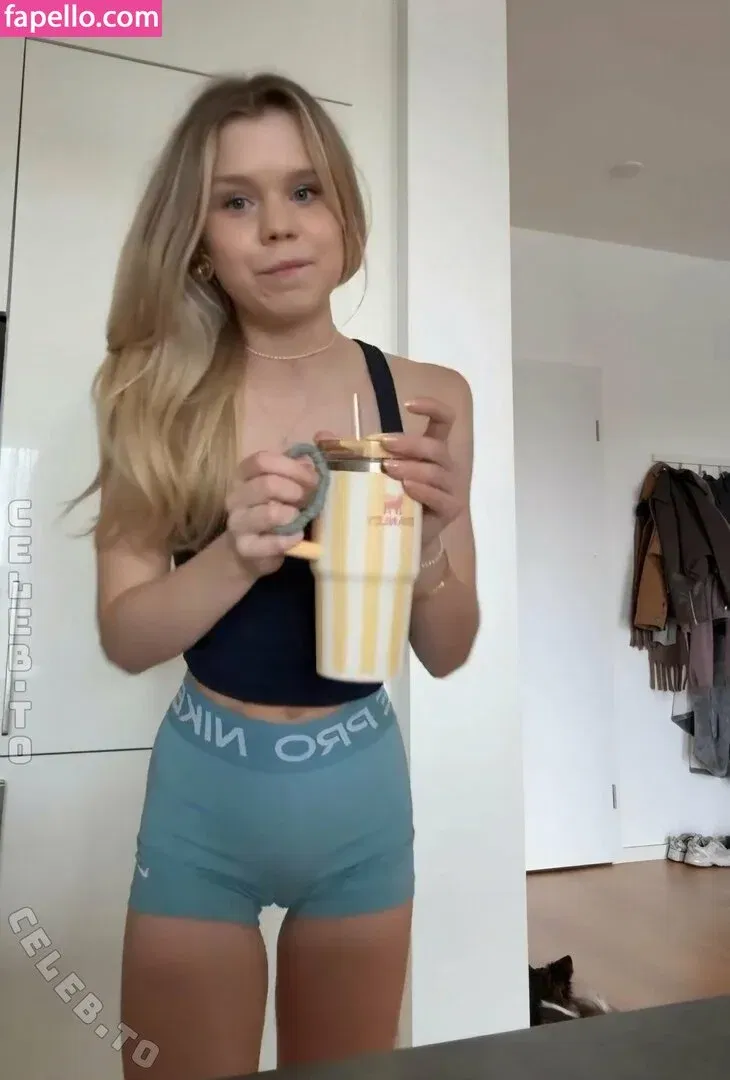 Lea Peach Onlyfans Photo Gallery 