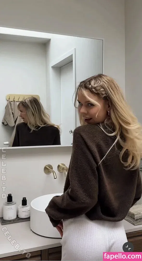 Lea Peach Onlyfans Photo Gallery 