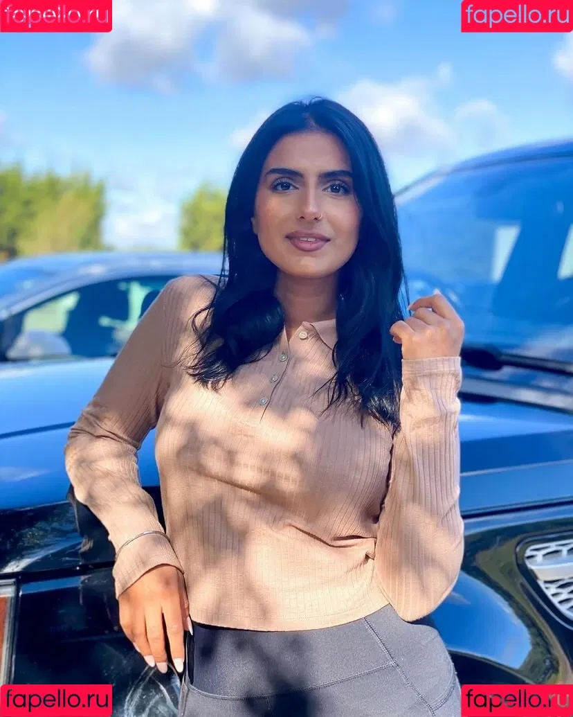Tindy Kaur Onlyfans Photo Gallery 