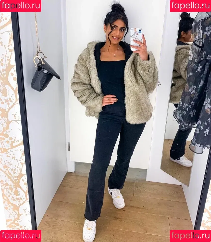 Tindy Kaur Onlyfans Photo Gallery 