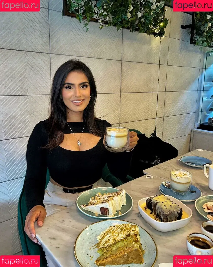 Tindy Kaur Onlyfans Photo Gallery 