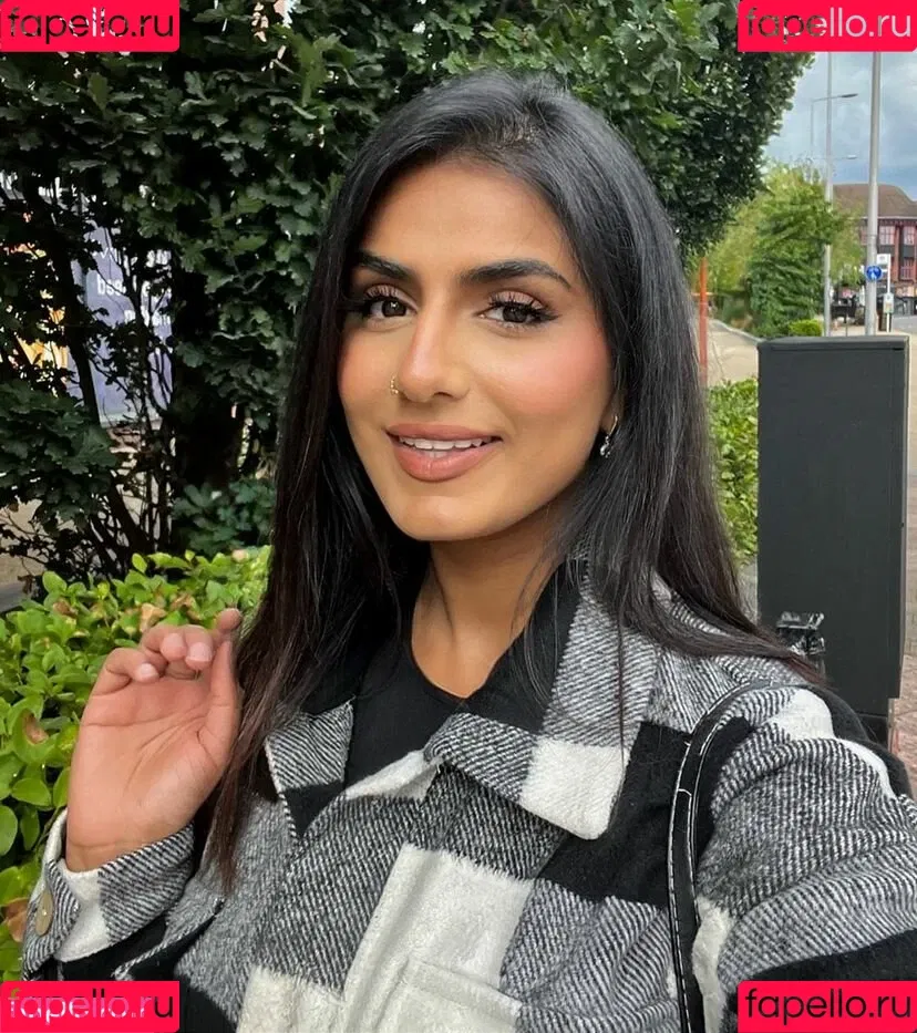 Tindy Kaur Onlyfans Photo Gallery 