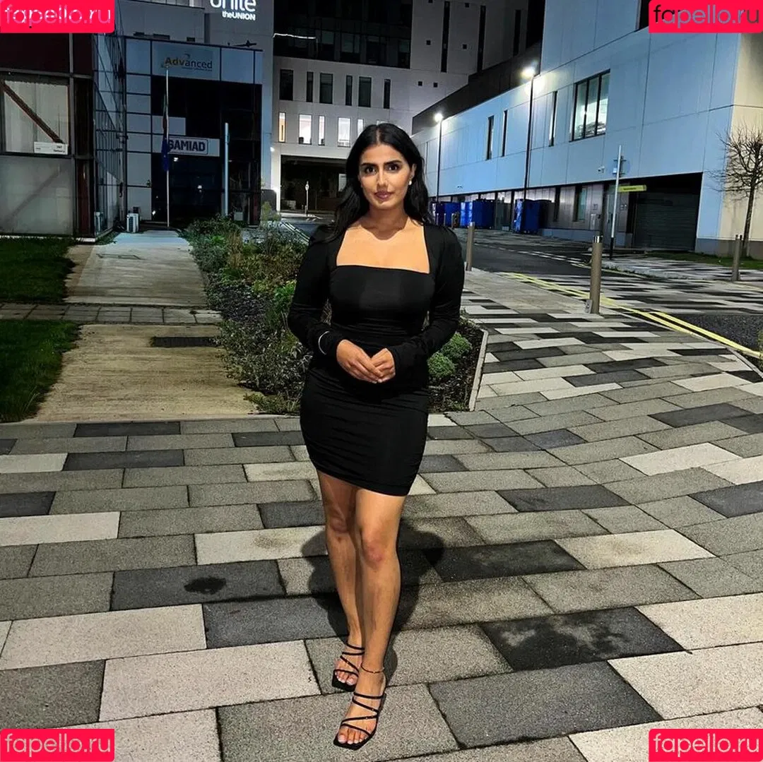 Tindy Kaur Onlyfans Photo Gallery 