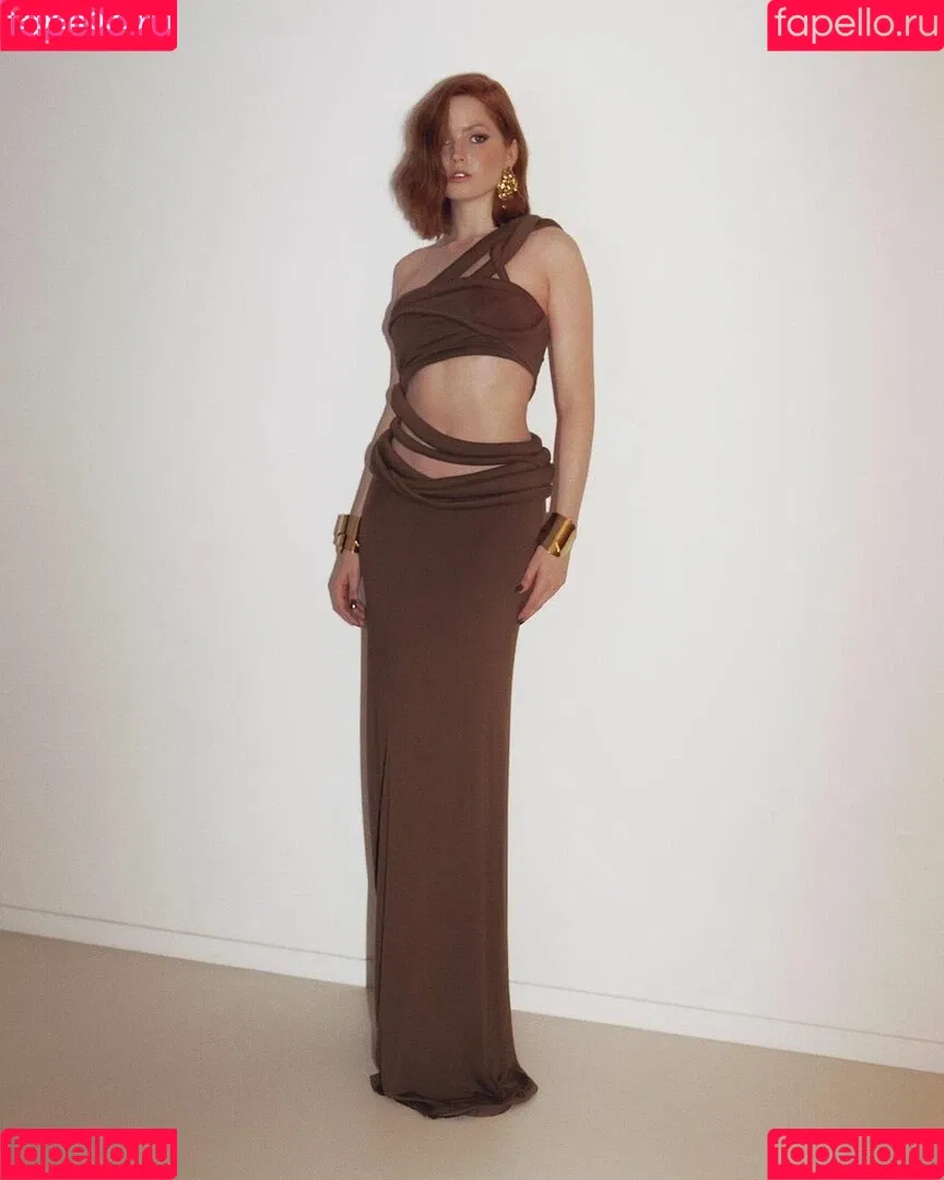 Ellie Bamber Onlyfans Photo Gallery 