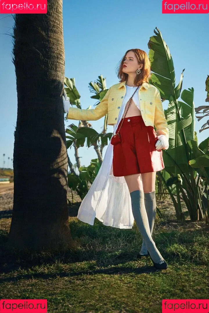 Ellie Bamber Onlyfans Photo Gallery 