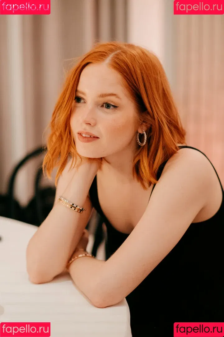 Ellie Bamber Onlyfans Photo Gallery 